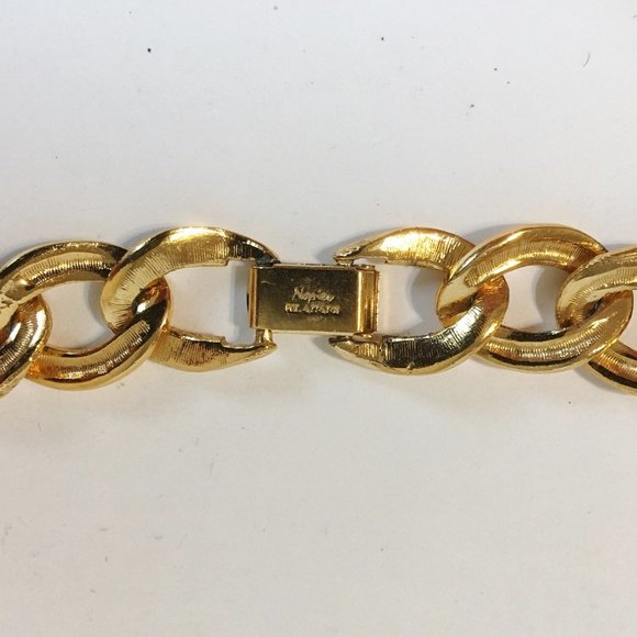 Napier Choker Link Chain Necklace Chunky Gold Tone Metal Smooth Textured Vintage - Picture 10 of 10